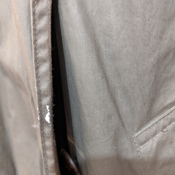 Ladies trench coat or raincoat. - Picture 3 of 3